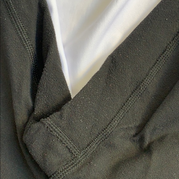 Lululemon Capri Pants Sz 4 Black and Light Purple - Picture 7 of 9